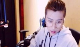 娱乐吃瓜酱男教授,揭秘男教授的瓜田奇遇